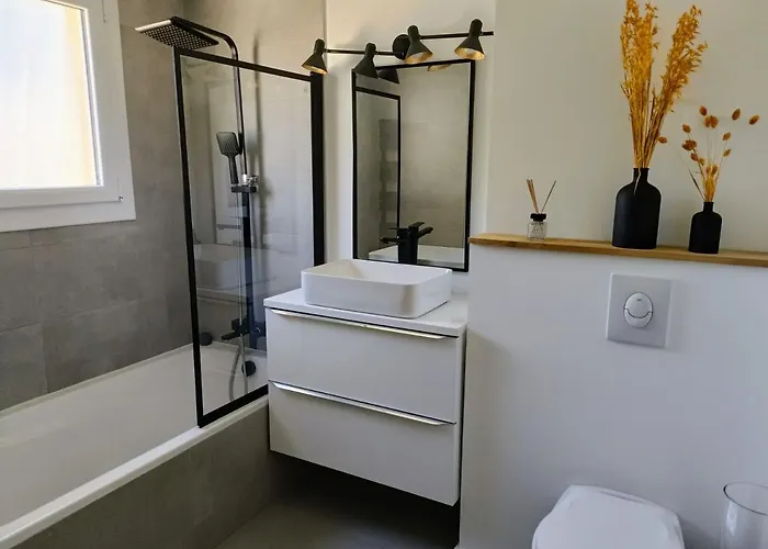 Belle Maison Mitoyenne De Standing Villa