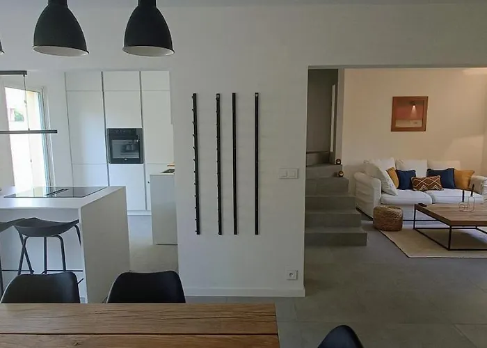 Belle Maison Mitoyenne De Standing Villa Fréjus